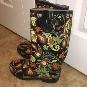 ☔️💦Nomad Floral and Paisley Print rain boots💦☔️